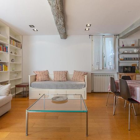 Pleasant Central Apartment With Garden โบโลญญา ภายนอก รูปภาพ